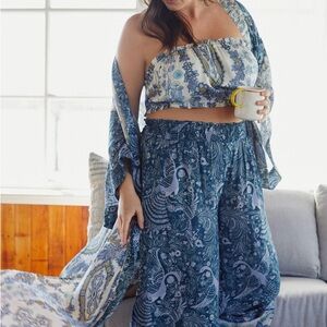 Blue Floral Three-Piece Lounge Set